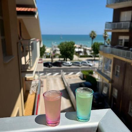 Bella Alba Apartment On The Beach Alba Adriatica Luaran gambar